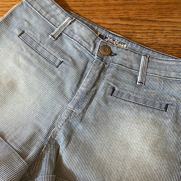 Hudson Pin Stripe Cuffed High-waisted Denim Shorts - Picture 4 of 6